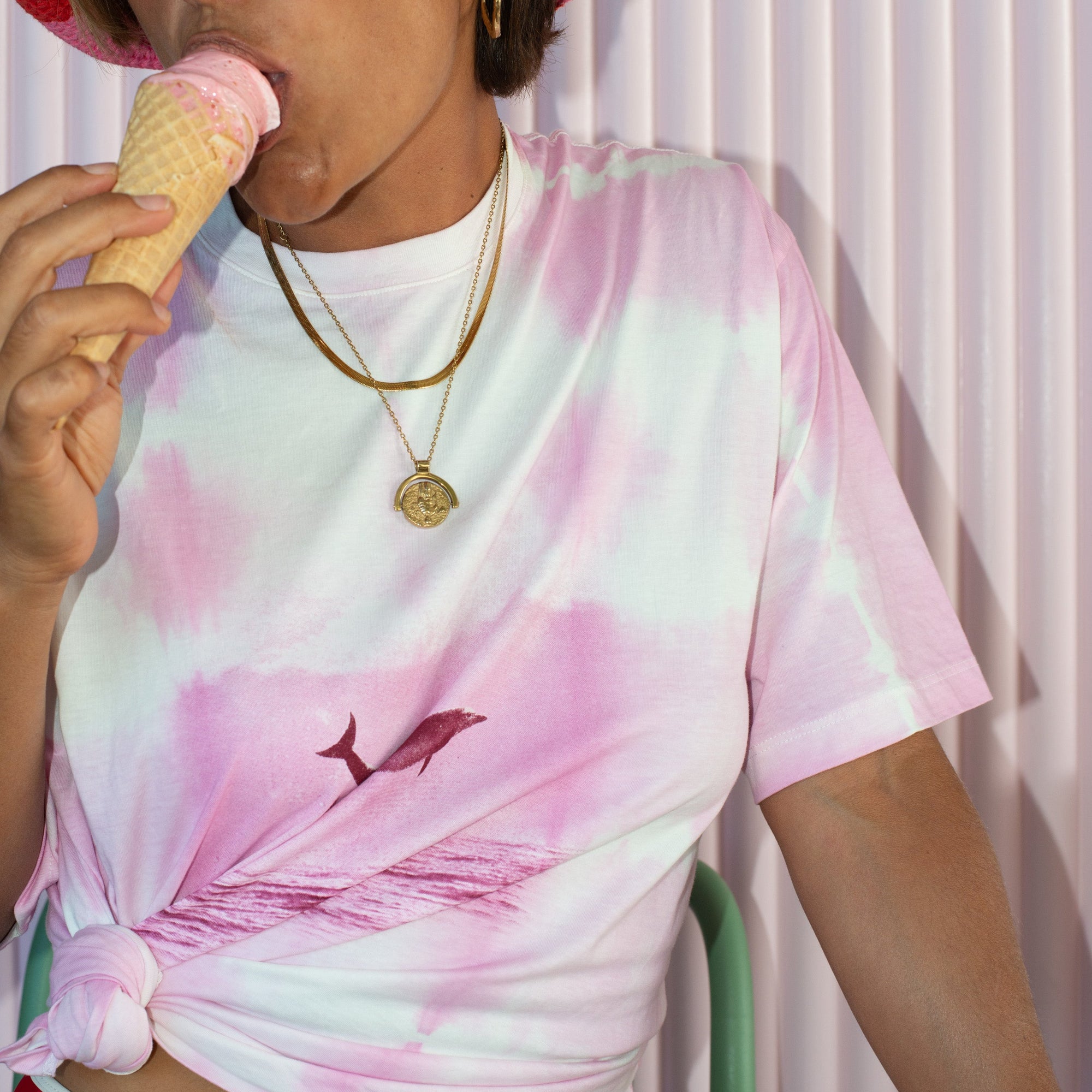 PATCHS STUDIO PINK DOLPHIN TEE