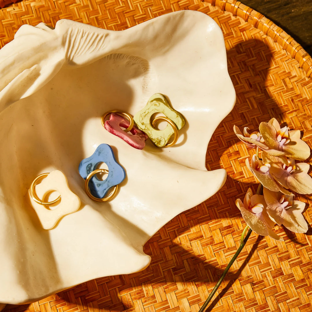 SAGE &amp; CLARE CARLA KEYRING: PEARL
