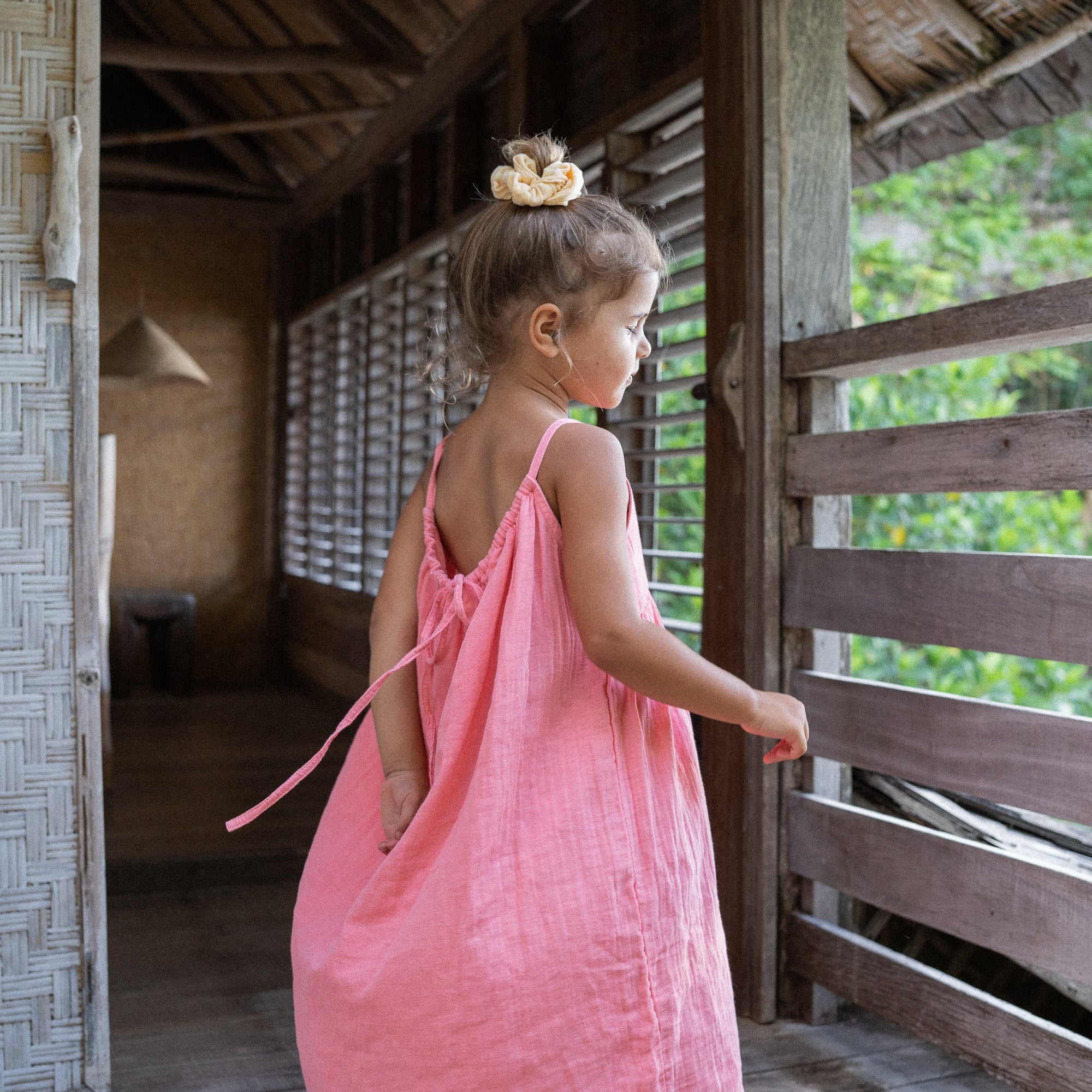 ILLOURA THE LABEL FIELD DRESS: HIBISCUS