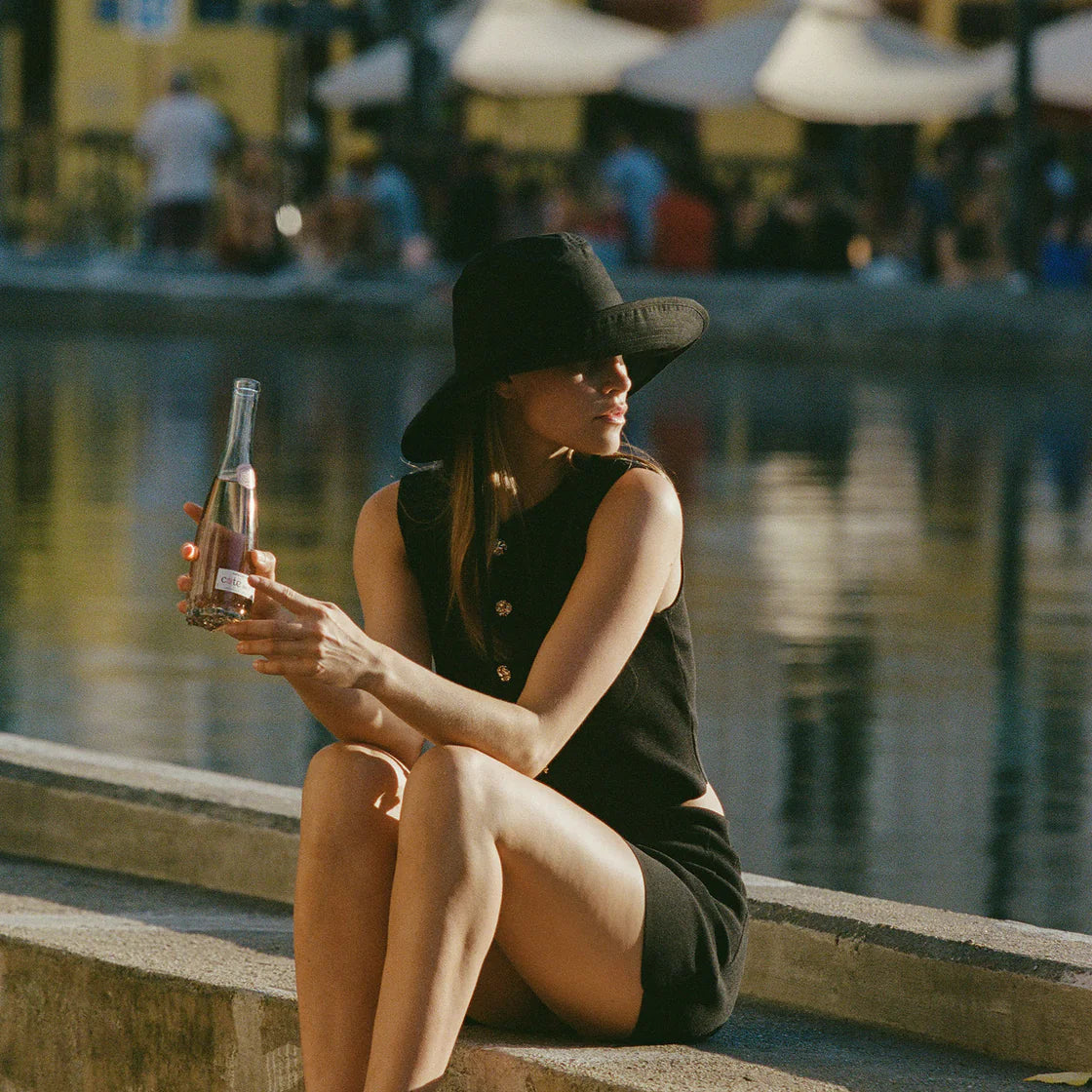 LACK OF COLOR HOLIDAY BUCKET HAT: BLACK CANVAS