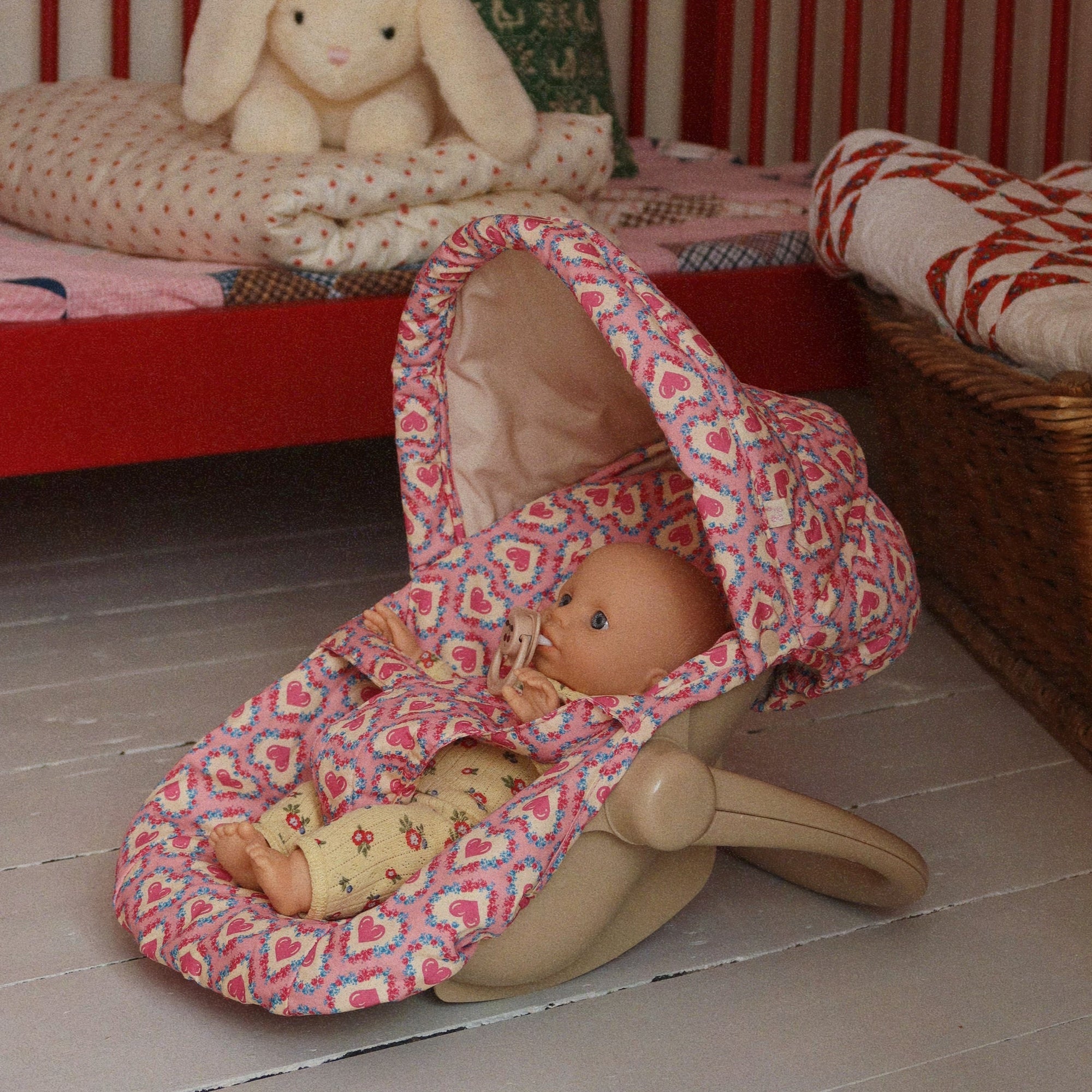 KONGES SLOJD DOLL CAR SEAT: FELICE ROSE