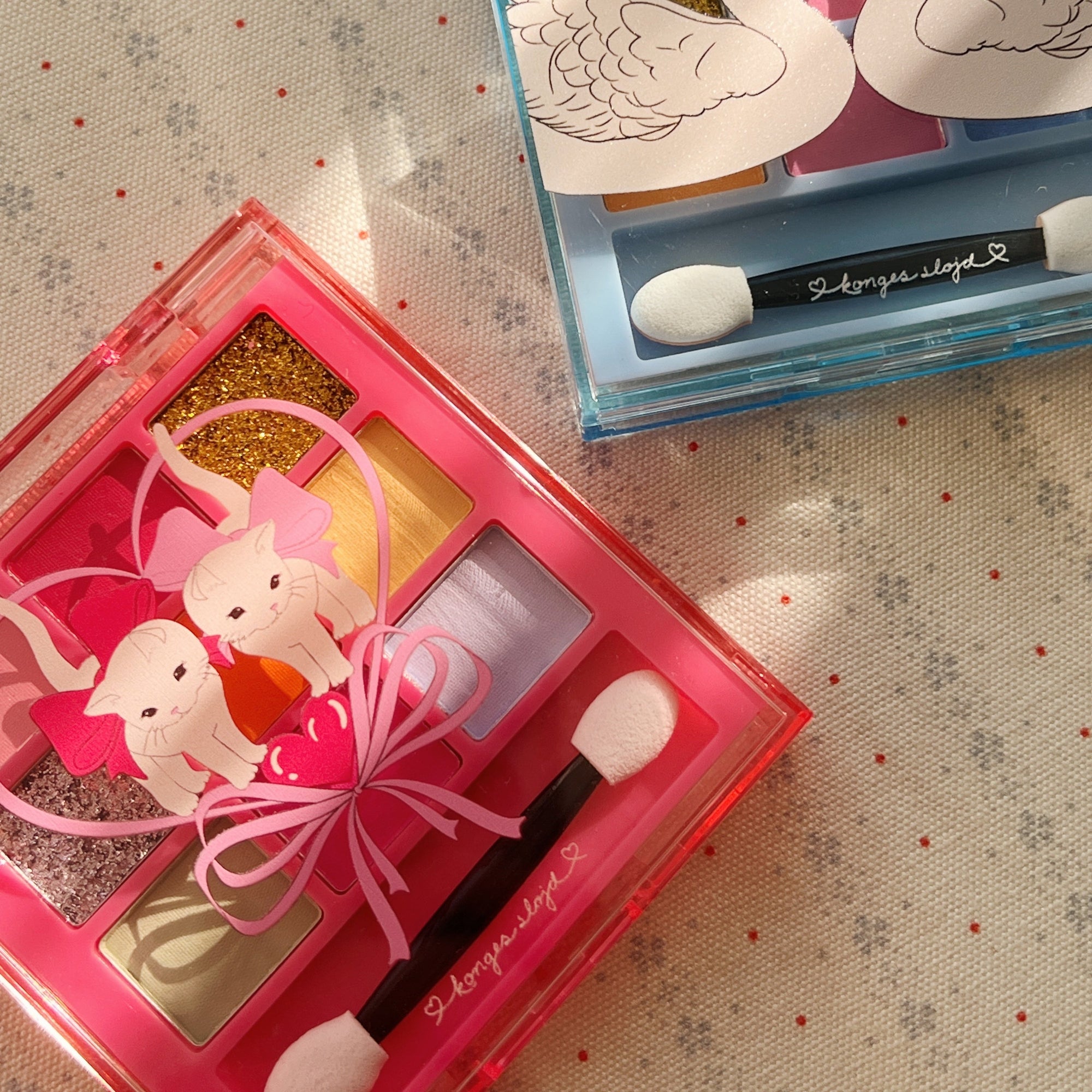 KONGES SLOJD ON THE GO EYESHADOW: PINK