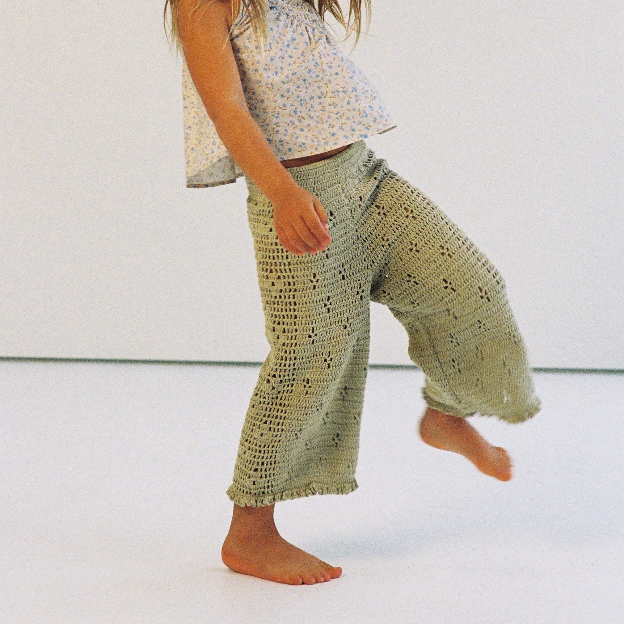 ILLOURA THE LABEL FILET CROCHET PANTS: MOSS – Common Circus