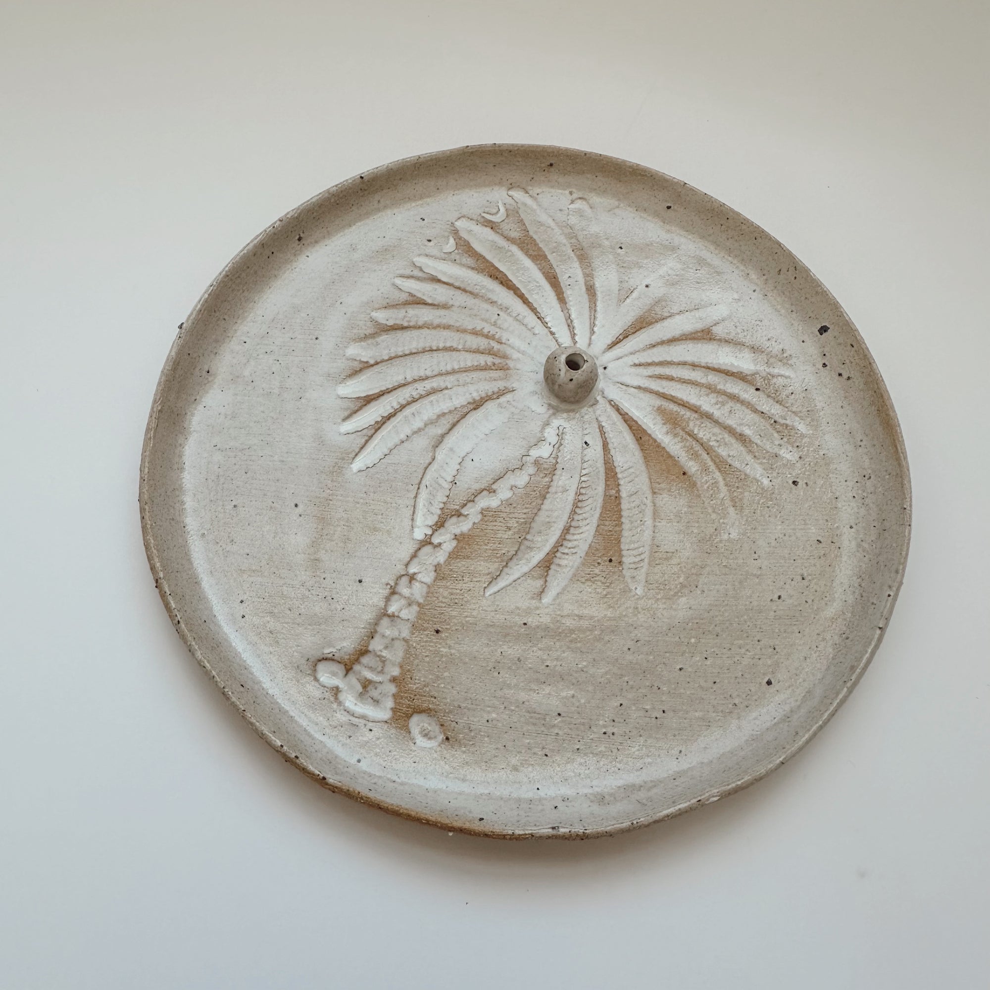THE CLAY SOCIETY PALM TREE INCENSE PLATE: WHITE